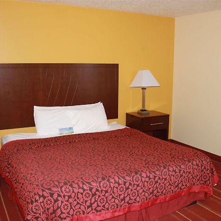 Days Inn By Wyndham Walcott Davenport Exteriör bild
