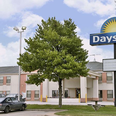 Days Inn By Wyndham Walcott Davenport Exteriör bild