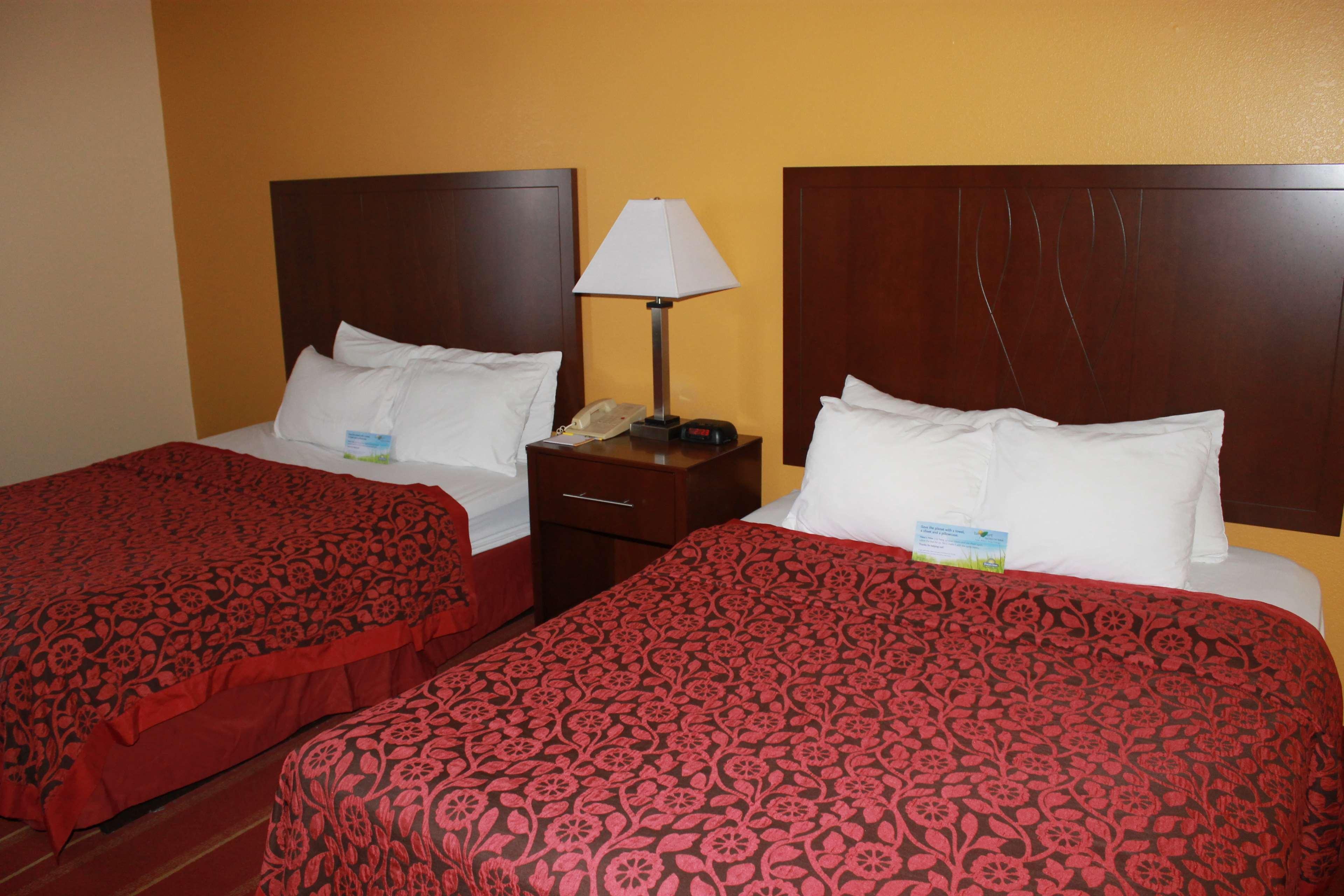 Days Inn By Wyndham Walcott Davenport Exteriör bild