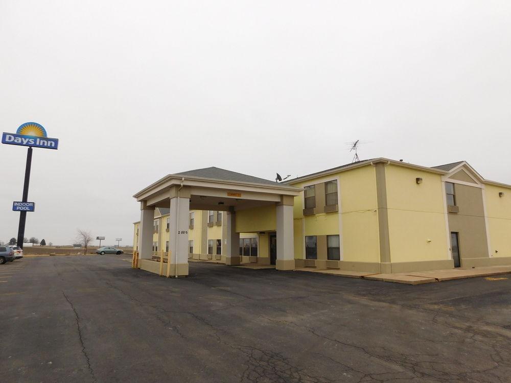 Days Inn By Wyndham Walcott Davenport Exteriör bild