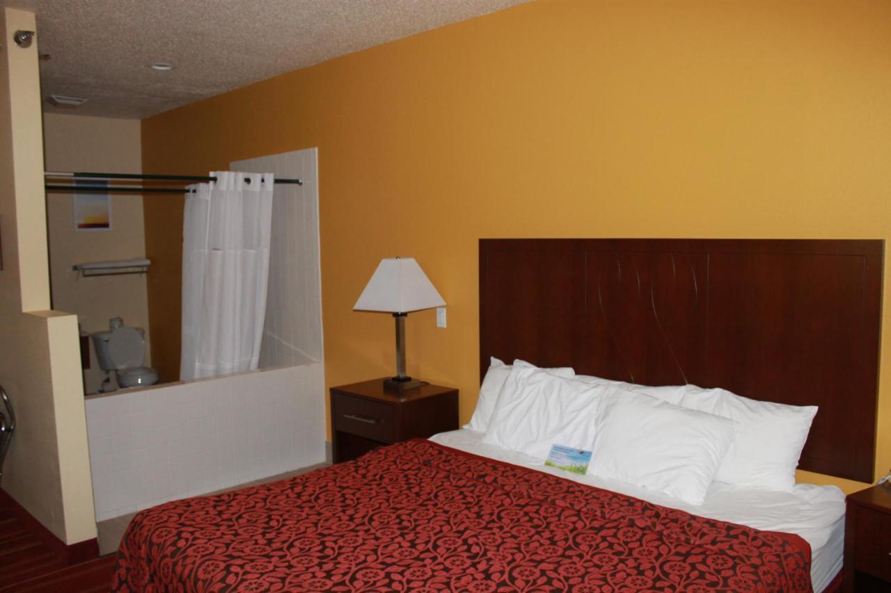 Days Inn By Wyndham Walcott Davenport Exteriör bild