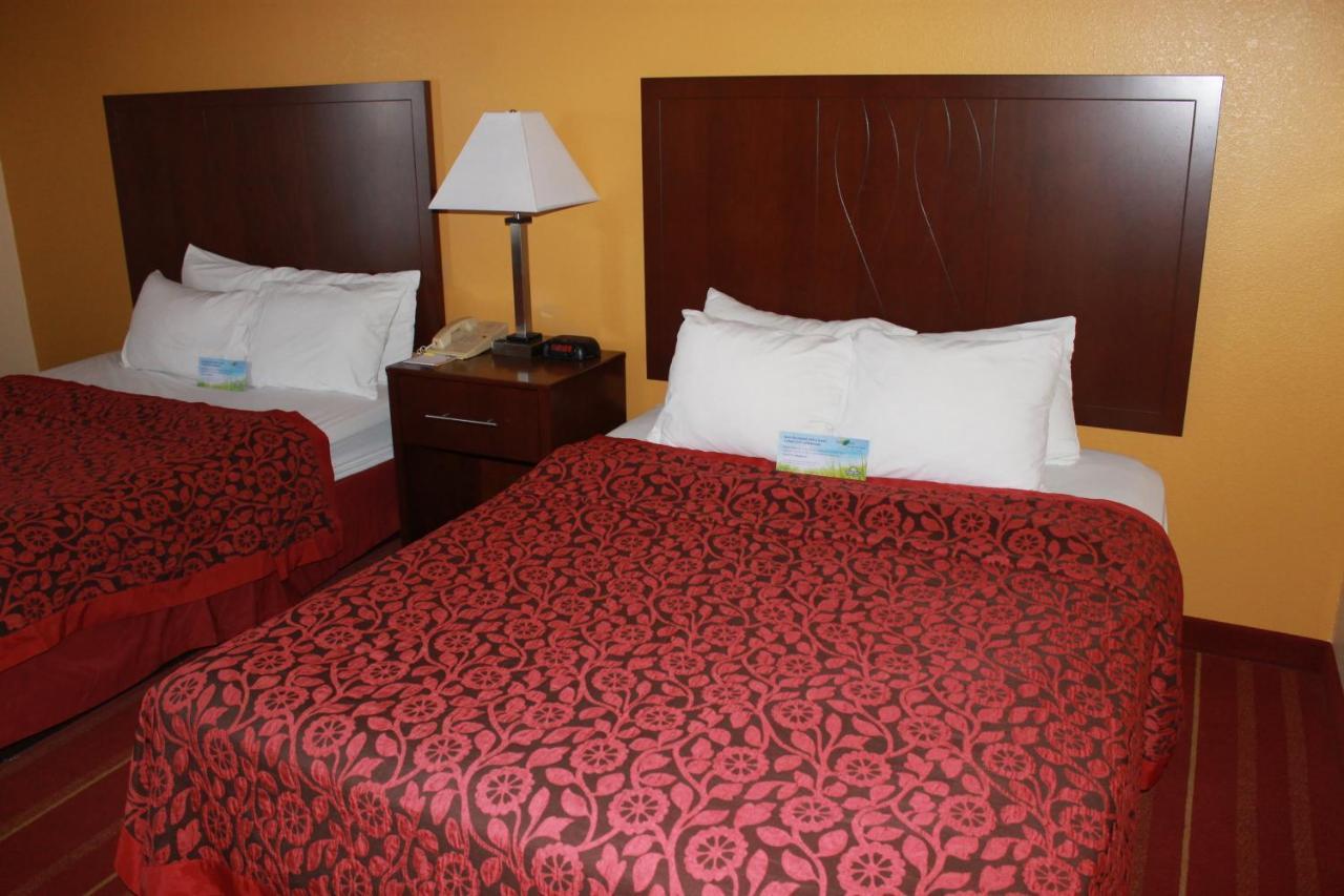 Days Inn By Wyndham Walcott Davenport Exteriör bild
